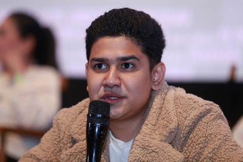 Artis sekaligus penyanyi Syakir Daulay saat konferensi pers dan gala premiere film Imam Tanpa Makmum di Epicentrum, Jakarta, Senin, (9/10/2023). Foto: Agus Apriyanto