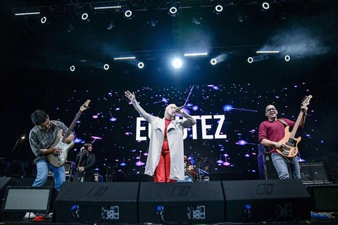 Grup musik Ecoutez. Foto: Instagram/@ecoutez_band.