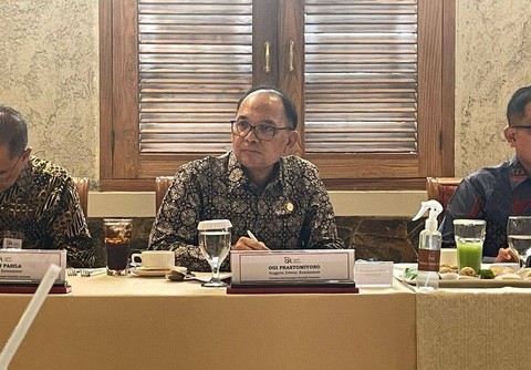 Kepala Eksekutif Pengawas Perasuransian, Penjaminan, dan Dana Pensiun OJK Ogi Prastomiyono dalam Focus Group Discussion mengenai dana pensiun di Plataran Menteng, Jakarta, Selasa (10/10/2023). Foto: Nicha Muslimawati/kumparan