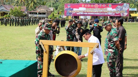 Pembukaan TMMD ke-118 Kodim 1427/Pasangkayu oleh Bupati Pasangkayu Yaumil Ambo Djiwa didampingi Danrem 142/Tatag Brigjen TNI Farouk Pakar dan Dandim 1427/Pasangkayu Letkol Inf Rachmat Yunus.