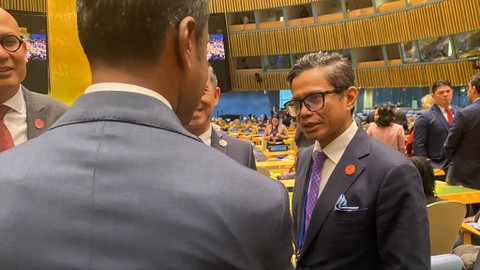 Sidang pemilihan anggota Dewan HAM PBB di New York dihadiri Wamenlu Pahala Mansury dan Dubes RI untuk PBB, Arrmanatha Christiawan Nasir, Selasa (10/10/2023). Foto: Twitter/@Kemlu_RI