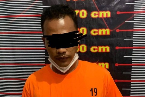 Guru honorer di Kabupaten Langkat, Sumut, yang mencabuli 10 siswinya. Foto: Dok. Polres Langkat