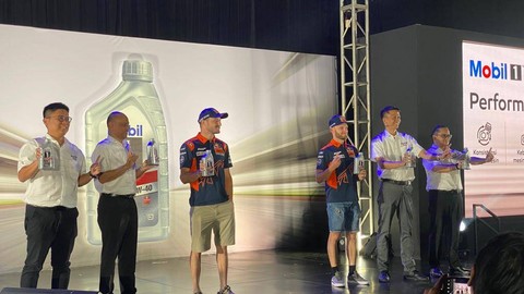 Brad Binder dan Jack Miller di Jakarta, Rabu (11/10/2023). Foto: Soni Insan Bagus/kumparan