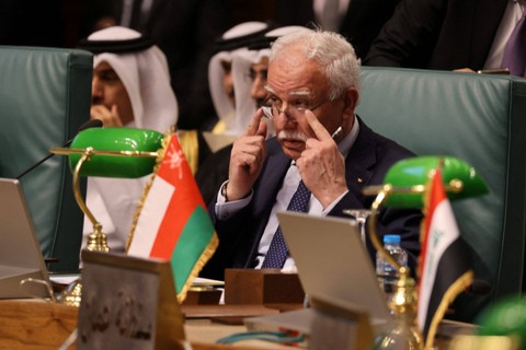 Menteri Luar Negeri Palestina Riyad al-Maliki menghadiri pertemuan darurat dengan para menteri luar negeri Liga Arab untuk membahas konflik Israel-Palestina, di Liga Arab, di Kairo, Mesir, Rabu (11/10/2023).  Foto: Amr Abdallah Dalsh/REUTERS