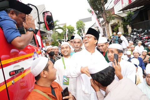 Bacapres Anies Baswedan saat menghadiri peringatan Maulid Nabi Muhammad Saw. di Majelis Ta'lim Al Habib Ali Al Habsyi Kwitang, Jakarta Pusat, Kamis (12/10). Foto: Dok. Istimewa