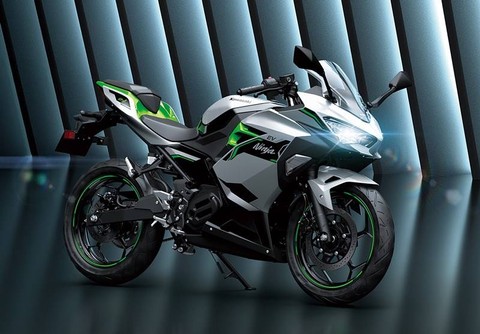 Motor listrik pertama Kawasaki, Ninja e-1 dan Z e-1 debut global. Foto: dok. Kawasaki