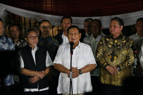 Prabowo Subianto bersama dengan para Ketua Umum Partai Koalisi Indonesia Maju (KIM). Foto: Aditia Noviansyah/kumparan