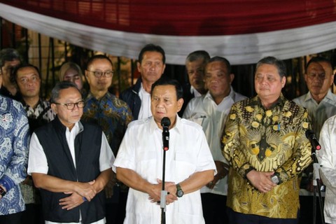 Prabowo Subianto bersama dengan para Ketua Umum Partai Koalisi Indonesia Maju (KIM). Foto: Aditia Noviansyah/kumparan