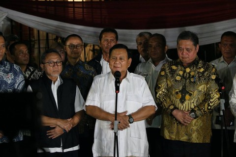 Prabowo Subianto bersama dengan para Ketua Umum Partai Koalisi Indonesia Maju (KIM). Foto: Aditia Noviansyah/kumparan