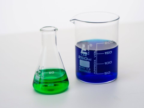 Ilustrasi contoh soal viskositas. Sumber: pexels.com/Kindel Media