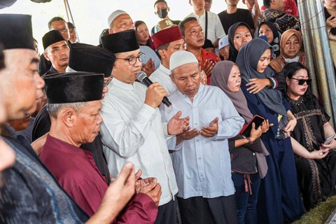 Bacapres Anies Baswedan hadiri pemakaman almarhum Ketua Fraksi PDIP DPRD DKI Jakarta, Gembong Warsono, Sabtu (14/10/2023). Foto: Dok. Istimewa