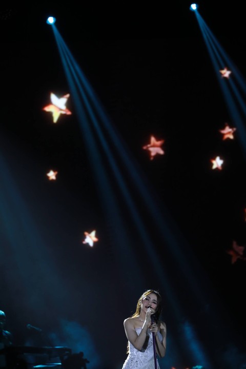 Penyanyi Mahalini tampil dalam konser tunggal yang bertajuk Fabula 2.0 di Hall Basket Senayan, Jakarta, Sabtu (14/10/2023). Foto: Aditia Noviansyah/kumparan