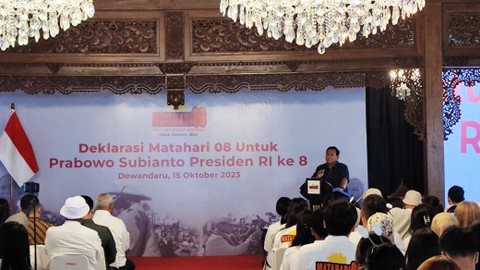 Bacapres KIM, Prabowo Subianto menerima deklarasi dukungan relawan Matahari 08 di Gandaria, Jakarta Selatan, Minggu (15/10). Foto: Jonathan Devin/kumparan