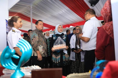 Menteri Ketenagakerjaan (Menaker) Ida Fauziyah saat menghadiri Rembuk Nasional Lembaga Pelatihan Kerja Swasta (LPKS) sekaligus meresmikan Gedung Vokasi Kemnaker. Foto: dok. Kemnaker
