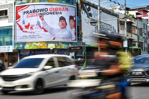 Baliho bergambar Prabowo dan Gibran di Medan, Sumatera Utara. Foto: Fransisco Carolio/ANTARA