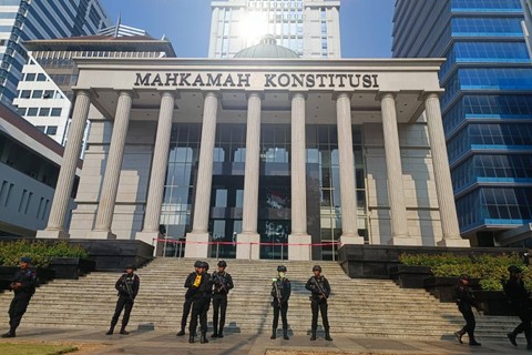 Suasana jelang putusan batas usia Capres-cawapres di Mahkamah Konstitusi, Jakarta, Senin (16/10/2023). Foto: Hedi/kumparan