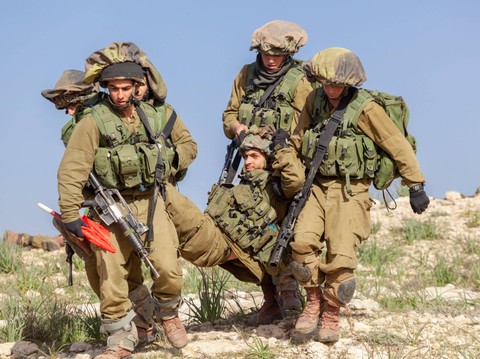Mitznefet, helm 'badut' milik tentara Israel. Foto: Shutterstock
