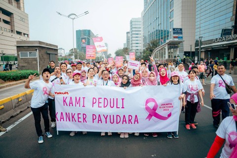 Pink Carnival yang digelar oleh organisasi nirlaba Lovepink untuk memperingati bulan kesadaran kanker payudara di Car Free Day Jakarta, Minggu (15/10/2023). Foto: Dok. Lovepink