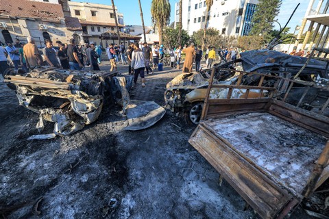 Kondisi kehancura usai serangan yang menghantam Rumah Sakit Ahli Arabdi Kota Gaza, Rabu (18/10/2023).  Foto: MAHMUD HAMS / AFP
