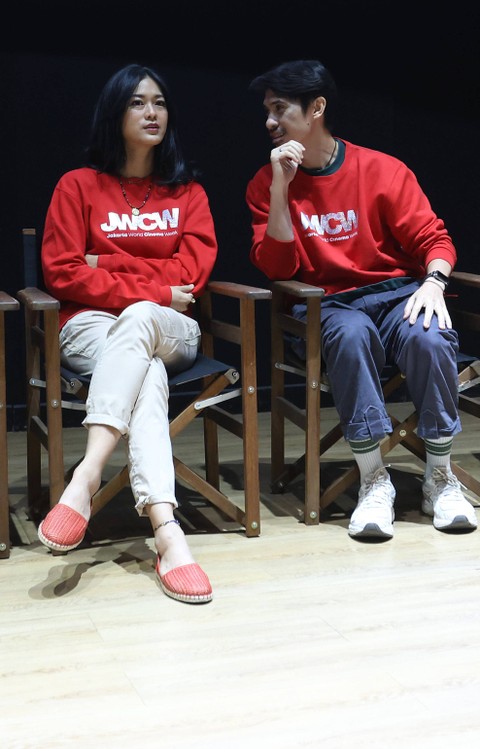 Artis Prisa Nasution bersama Iedil Putra saat hadir di konferesi pers Jakarta World Cinema Week di FX Sudirman, Jakarta, Kamis, (19/10/2023). Foto: Agus Apriyanto