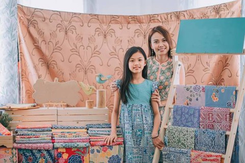 Ilustrasi Kerjasama Apa Yang Dilakukan Indonesia Untuk Mengenalkan Batik Ke Mancanegara, Foto: Unsplash/Edwin Tan.