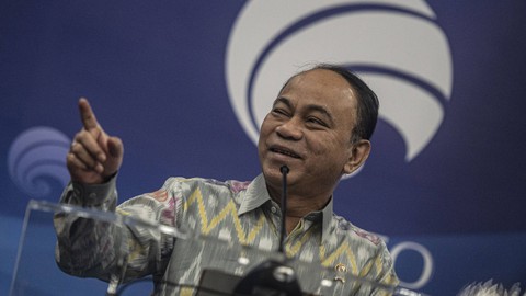 Menkominfo Budi Arie Setiadi menyampaikan keterangan pers terkait perkembangan kasus judi online di Kantor Kemenkominfo, Jakarta, Kamis (20/10/2023). Foto: ANTARA FOTO/Aprillio Akbar