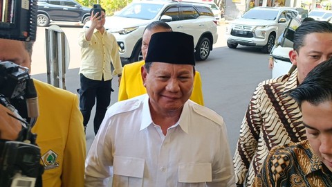 Ketua Umum Partai Gerindra, Prabowo Subianto hadir di acara Tasyakuran ke-59 Partai Golkar di Kantor DPP Partai Golkar, Jakarta Barat, Jumat (20/10). Foto: Zamachsyari/kumparan