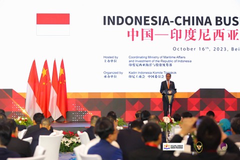 Presiden Jokowi di Forum Bisnis Indonesia-Republik Rakyat Tiongkok (RRT) di China World Hotel, Beijing, China, Senin (16/10/2023). Foto: Kemendag
