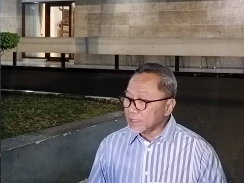 Ketua Umum PAN, Zulkifli Hasan di Rumah Dinasnya, Jl. Widya Chandra, Jakarta Selatan, Jumat (20/10) malam. Foto: Zamachsyari/kumparan