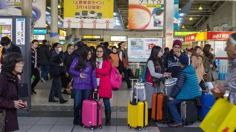 Program "Any Wear, Anywhere?" dibuat agar penumpang yang menuju ke Jepang dapat check-in dengan membawa bagasi minimal.