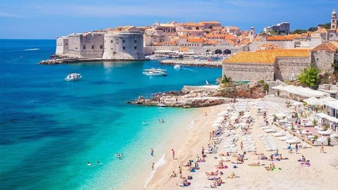 Dubrovnik merekomendasikan pengunjung untuk meninggalkan koper beroda mereka di rumah.