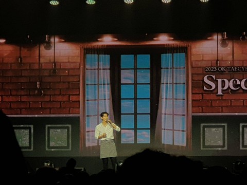 Fan meeting Ok Taecyeon 2PM di Kasablanka Hall, Jakarta Selatan, Sabtu (21/10/2023). Foto: DN. Mustika Sari/kumparan