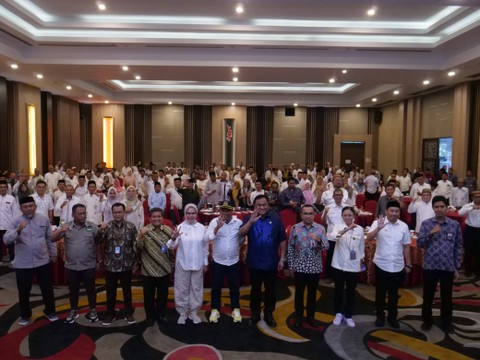 Wakil Ketua DPR Rachmat Gobel dalam workshop bersama kepala desa di Gorontalo.