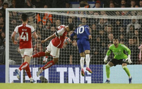 Laga Chelsea vs Arsenal di Liga Inggris. Foto: Peter Cziborra/REUTERS