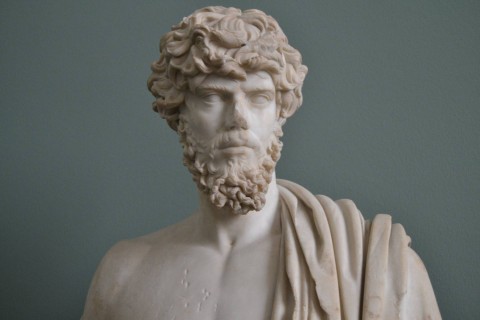 Ilustrasi Uraikan Teknik Pembuatan Patung Cara Plastering. Sumber: Unsplash/Marit De Wal