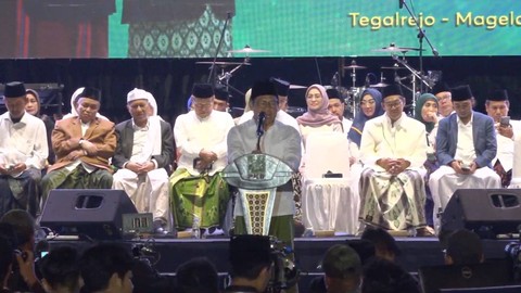 Calon wakil presiden Koalisi Perubahan Muhaimin Iskandar memberikan sambutan saat peringatan Hari Santri Nasional 2023 di Lapangan Butuh, Tegalrejo, Magelang, Jateng, Minggu (22/10/2023). Foto: Youtube/Muhaimin Iskandar