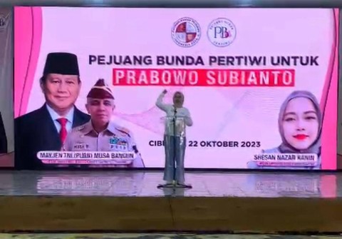 Emak-emak Pejuang Bunda Pertiwi deklarasi dukungan untuk capres Prabowo Subianto di gedung Cut Nyak Dien Buperta, Cibubur, Minggu (22/10/2023). Foto: Dok. Istimewa