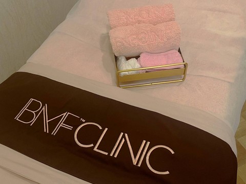 BMF Clinic menawarkan serangkaian perawatan kecantikan yang dipersonalisasi untuk mengembalikan keremajaan kulit Anda. Foto: dok. BMF Clinic