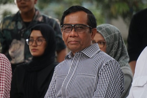 Bacawapres Mahfud MD di acara dialog dengan Gen Z di kawasan Blok M, Jakarta, Senin (23/10/2023). Foto: Iqbal Firdaus/kumparan