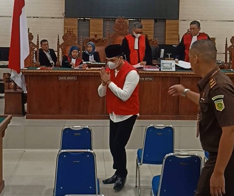 Mantan Kasat Narkoba Polres Lampung Selatan, AKP Andri Gustami menjalani sidang perdana di PN Tanjung Karang, Bandar Lampung. | Foto : Galih Prihantoro/ Lampung Geh