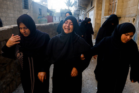 Kondisi perempuan di Jalur Gaza di tengah konflik Israel-Hamas. Foto: Ibraheem Abu Mustafa/REUTERS
