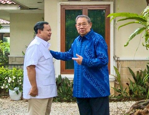 Bacapres Prabowo Subianto menemui Ketua Majelis Tinggi Partai Demokrat Susilo Bambang Yudhoyono (SBY) di Cikeas, Rabu (25/10/2023). Foto: Dok. Istimewa