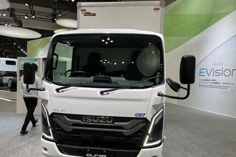 Kendaraan yang dipamerkan Isuzu di Japan Mobility Show 2023 yang digelar di Tokyo Big Sight. Foto: Muhammad Darisman/kumparan