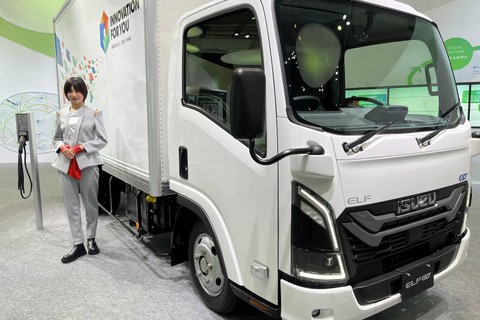 Kendaraan yang dipamerkan Isuzu di Japan Mobility Show 2023 yang digelar di Tokyo Big Sight. Foto: Muhammad Darisman/kumparan