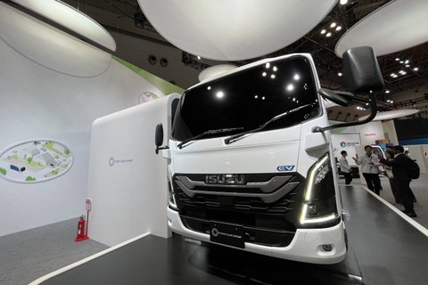 Kendaraan yang dipamerkan Isuzu di Japan Mobility Show 2023 yang digelar di Tokyo Big Sight. Foto: Muhammad Darisman/kumparan