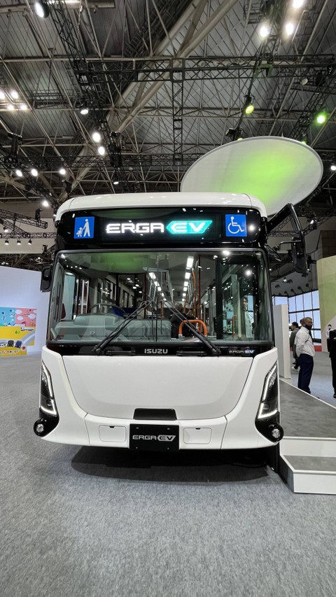 Kendaraan yang dipamerkan Isuzu di Japan Mobility Show 2023 yang digelar di Tokyo Big Sight. Foto: Muhammad Darisman/kumparan
