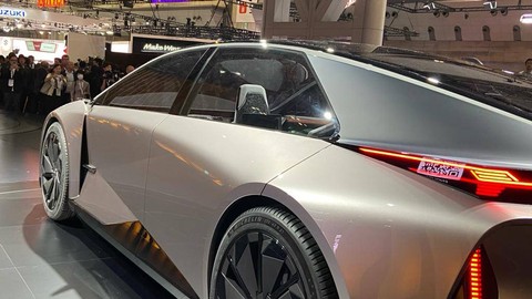 Konsep BEV masa depan Lexus LF-ZC yang diperkenalkan pada Japan Mobility Show (JMS) 2023.  Foto: Gesit Prayogi/kumparan