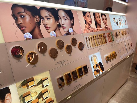 Flagship store ESQA di South Skywalk Lantai 1 Pondok Indah Mall 2, Jakarta Selatan. Foto: Judith Aura/kumparan