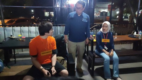 Rekonstruksi kasus penganiayaan terhadap dokter gigi oleh Samuel Sunarya.  Foto: Rachmadi Rasyad/kumparan