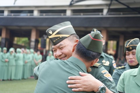 Jenderal TNI Dudung Abdurachman pamit sebagai KSAD. Foto: TNI AD
